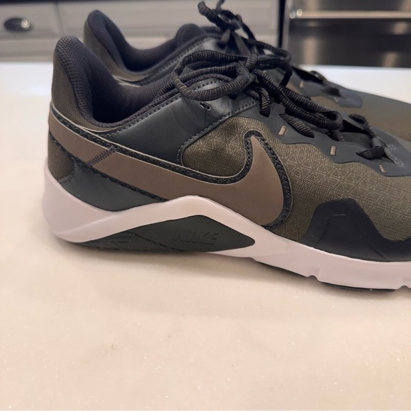 Nike Legend Essential 2 Men’s Athletic Running Sneakers Sz 12 Khaki NEW! - Picture 4 of 13